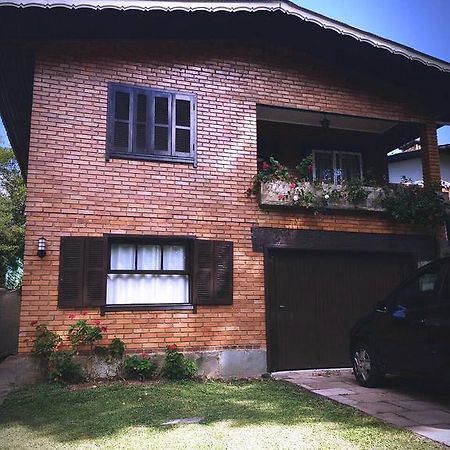 Villa Casa Bairro Nobre Gramado Esterno foto